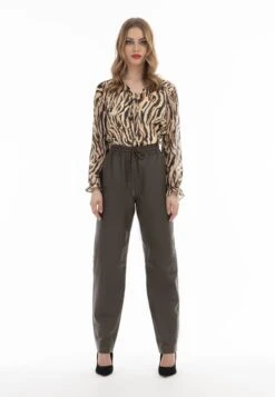 Faina -Faina 148997efb4744a6189c8540c885dff8b