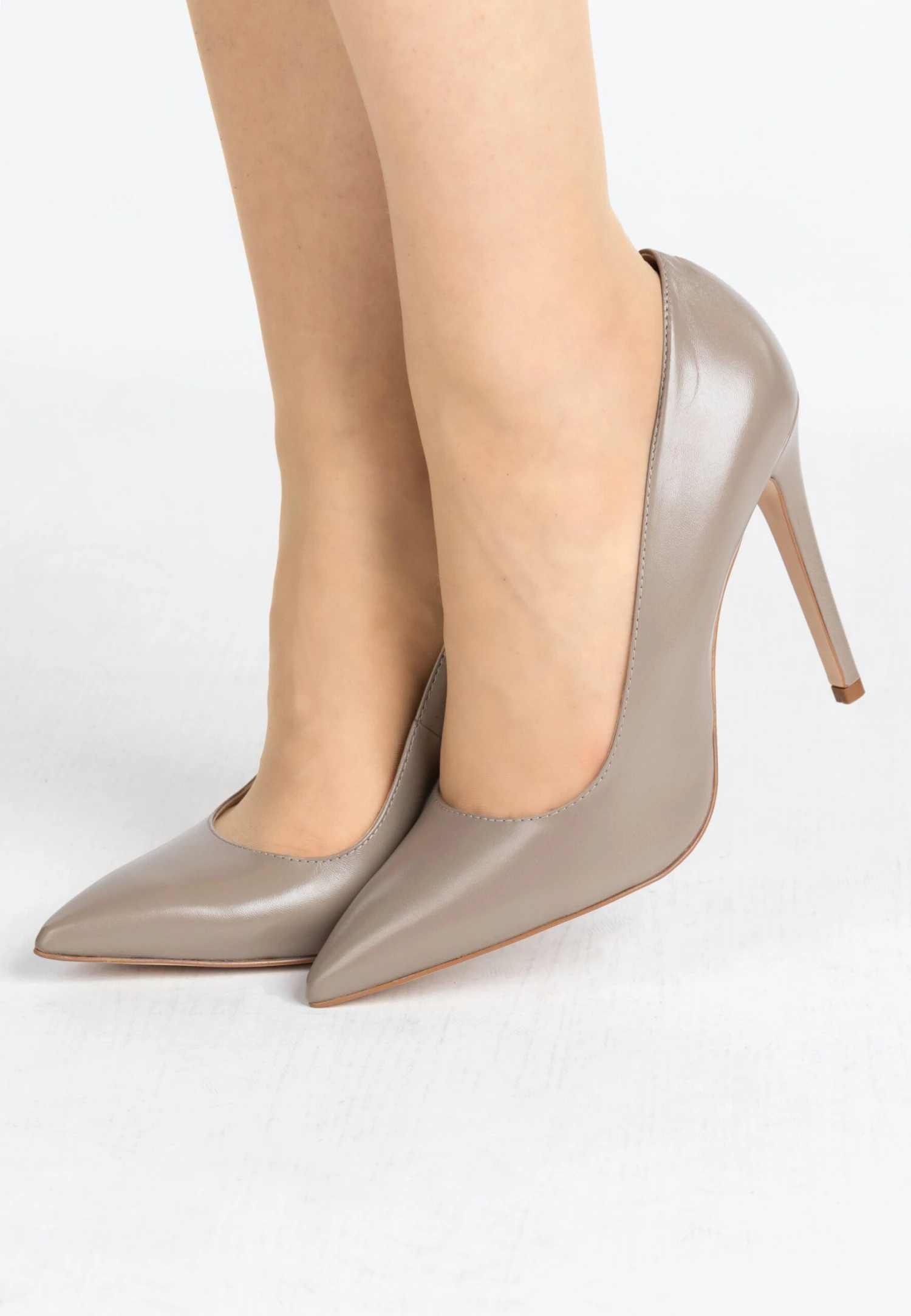 Faina Klassieke Pumps - Beige 1 Faina Klassieke Pumps - Beige