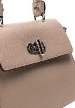 Faina Handtas - Puderpink -Faina 824165f4f54b473da6a401e1e9d93c7a