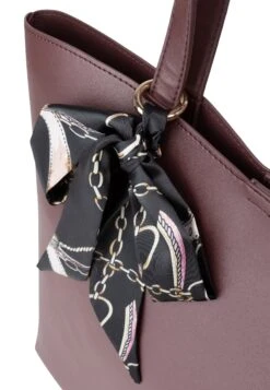 Faina Handtas - Dunkelkirsch -Faina 9940011f138d4f74a3d8c637e79fcaba