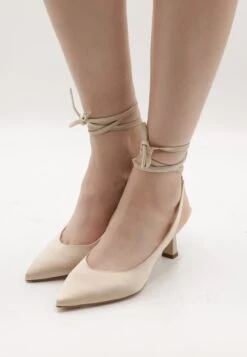 Faina Caspio - Veterpumps - Beige