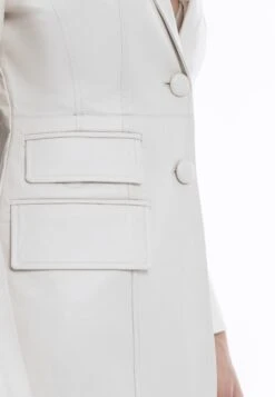 Faina Imitatieleren Jas - Creme -Faina b53bb4face2649f181011317c2c67e31