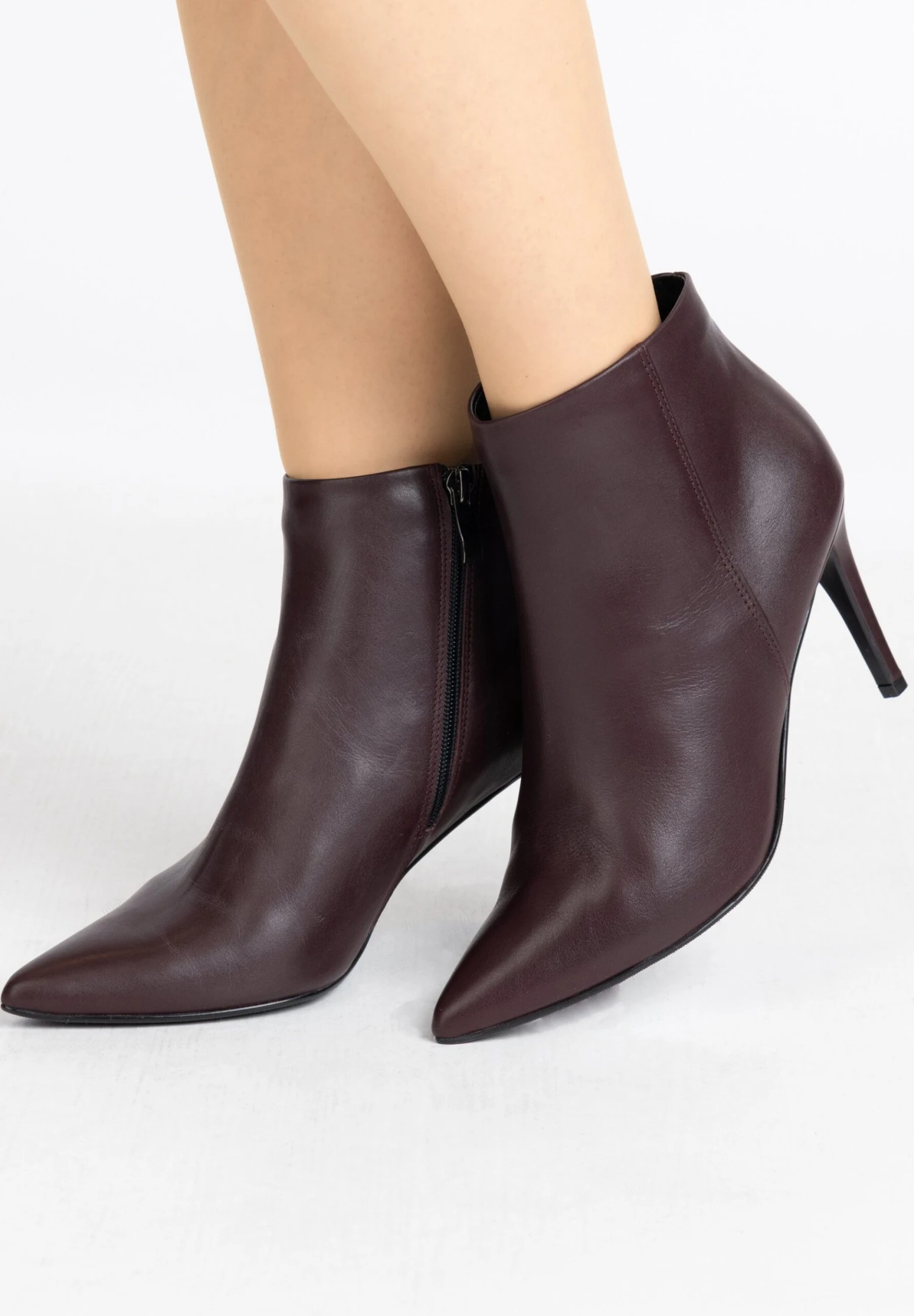 Faina Enkellaarsjes Met Hoge Hak - Dunkelllila 1 Faina Enkellaarsjes Met Hoge Hak - Dunkelllila