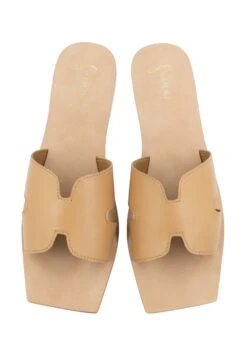 Faina Muiltjes - Kamel -Faina d36d32f7bb254d558fb7fdcfd64f7b48