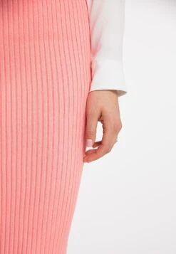 Faina Caissa - Kokerrok - Koralle -Faina eb4a2da7918c4d818e70ad424d52c776