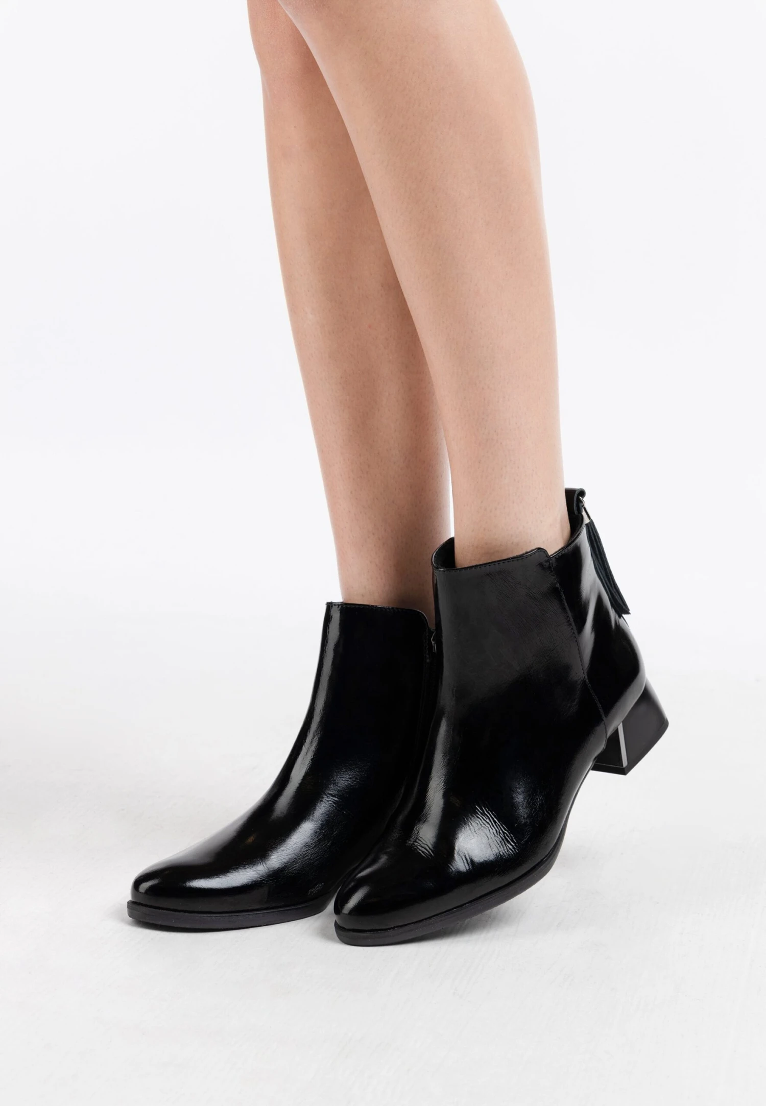 Faina Korte Laarzen - Schwarz 1 Faina Korte Laarzen - Schwarz